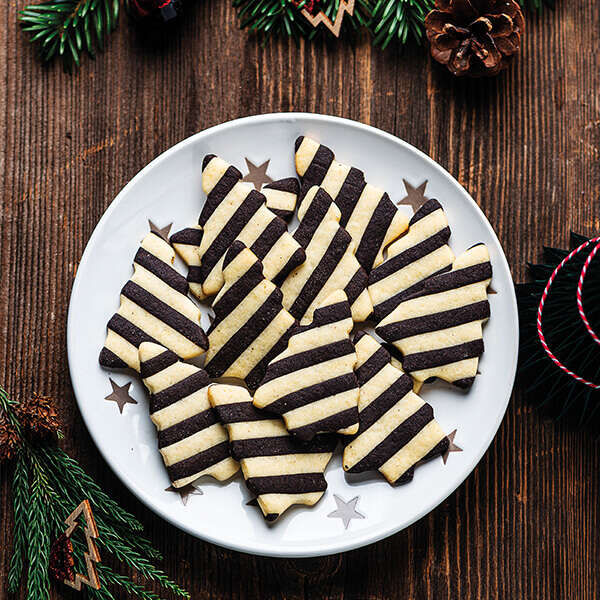 landflair rezept gestreifte schwarz weiße plaetzchen 600x600